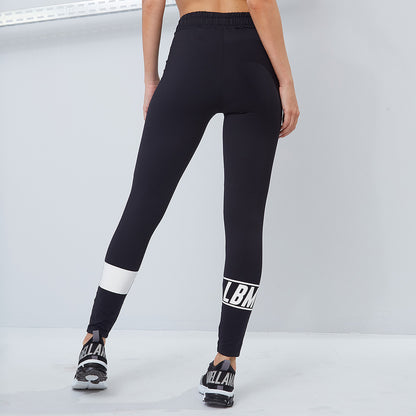 BLACK ESSENTIALS LEGGING 21011